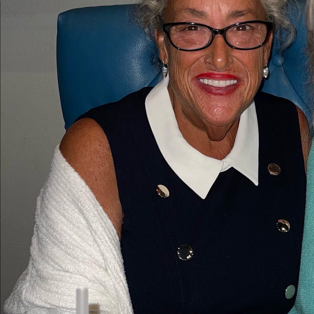 Meet your Posher, Suzanne